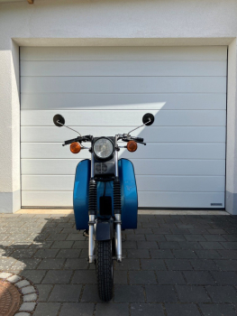Preview: Simson SR50C - 1988 - 12V im seltenen polarblau metallic original Zustand mit Kindersitz - DDR Fahrzeugpapiere